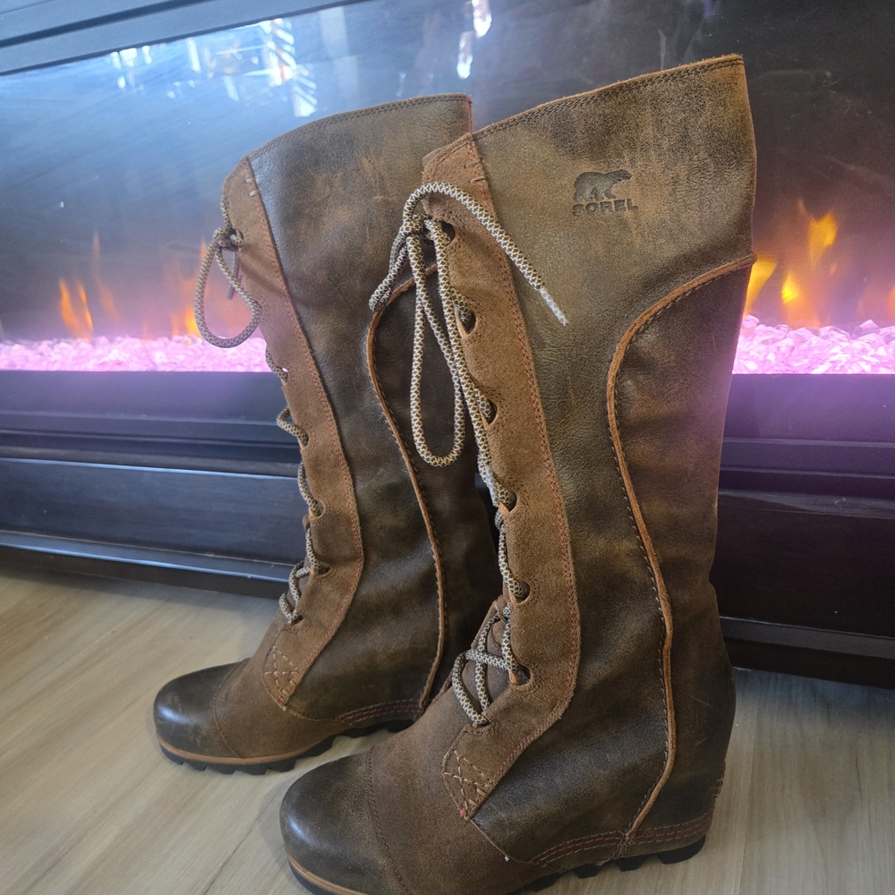 Sorel Women's Distressed Brown Lace-Up Boots